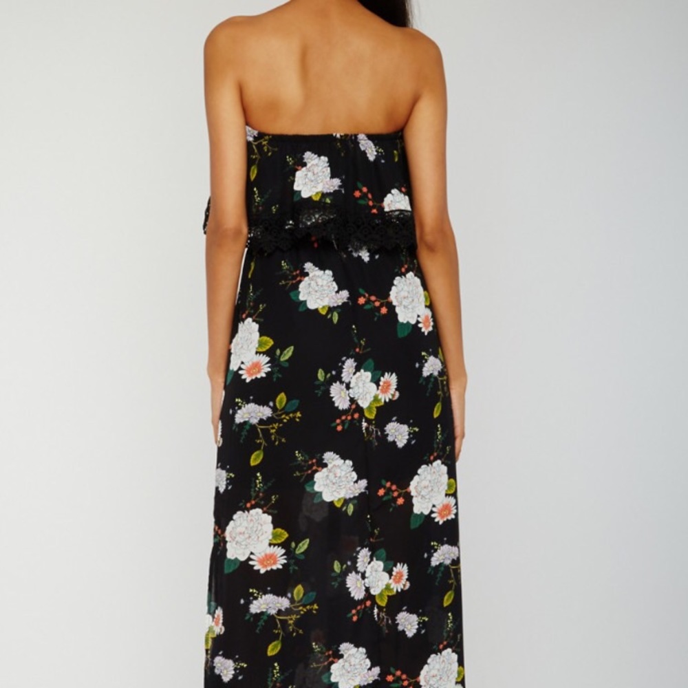 Crochet trim off the shoulder maxi - Picture 4 of 8